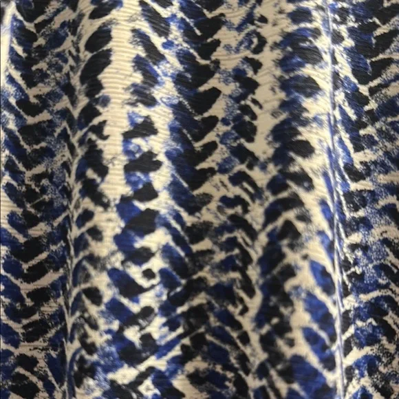 Blue and White Relaxed Blouse - Picture 2 of 4